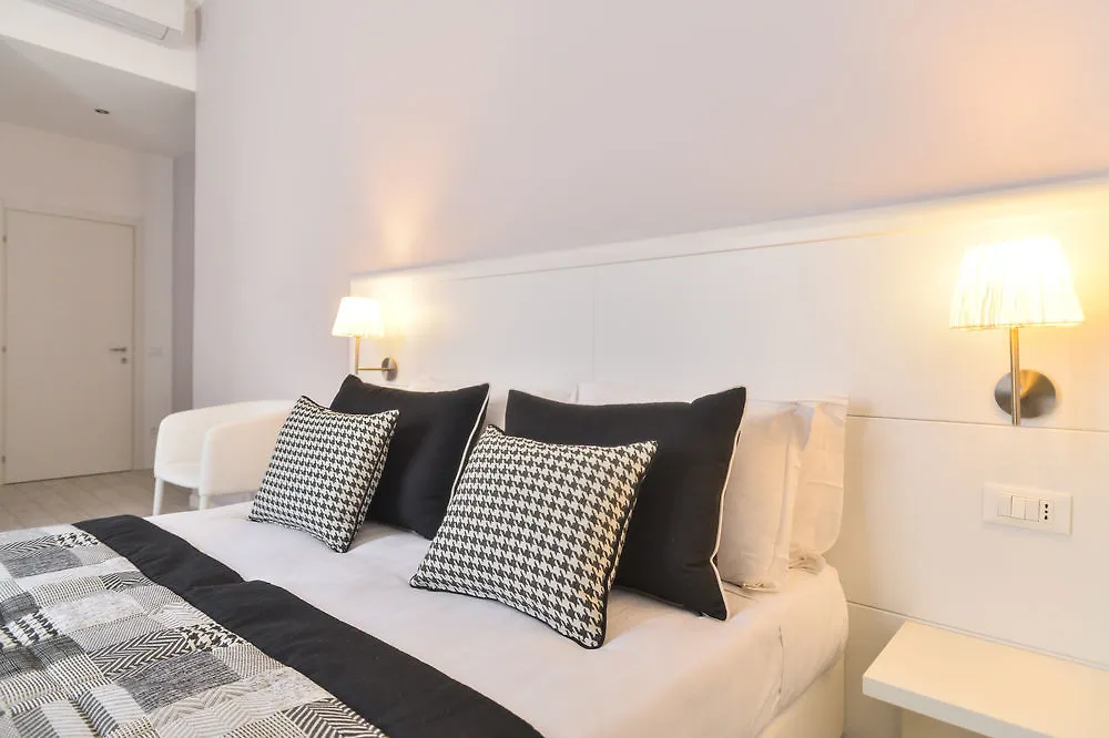 Lata Luxury Apartment Rom 0*,